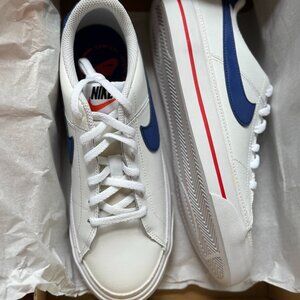 Nike Court Legacy Sneaker In White/Deep Royal Blue/Red, Size 7 Women's